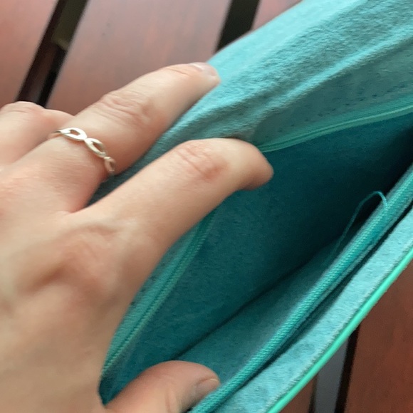 Expressions NYC clutch - Picture 5 of 7